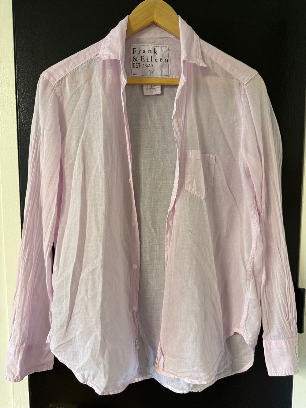 light pink Frank & Eileen button-up shirt relaxed silhouette and pocket - Picture 2 of 11